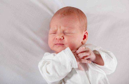 孩子几个月不用喂夜奶,哺乳晚上睡觉压奶了怎么办?
