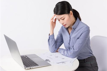 乳房癌症六个的早期信号 女生自查发现能救命