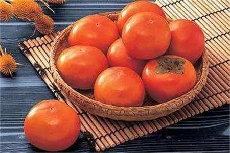 柿子和什么不能一起吃,除了这些食物 这类人群更需要注意