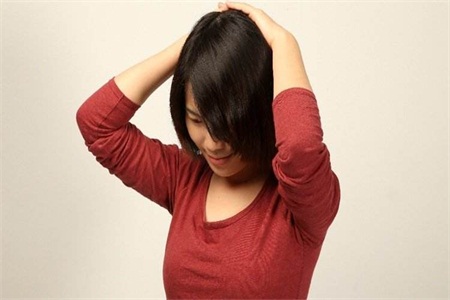 落枕了怎么快速好起来?出现这些症状可能是颈椎病的前兆