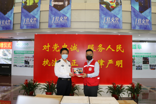 叮当快药口罩及额温枪福利价销售 8000口罩无偿捐赠给深圳交警