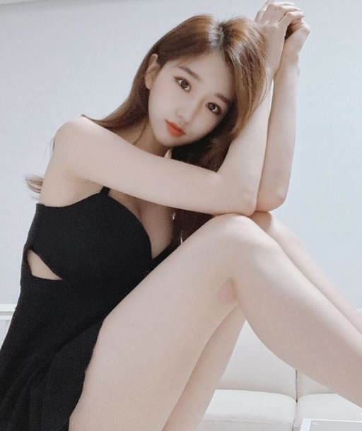 什么叫身材好?每个人的标准或许不一样吧!人觉得骨干苗条的身材最好,有人觉得丰满有肉的身材最有感觉…萝卜青菜各有所爱,只要你看着舒服才是最好的。