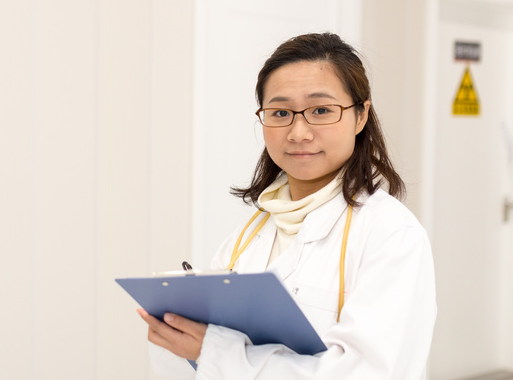 顺产三级撕裂谁的责任 顺产三级撕裂是医疗事故怎么赔偿