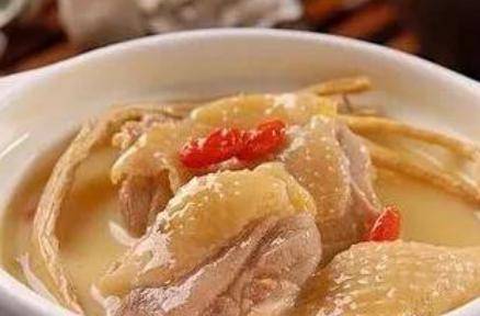 母乳喂养孩子的妈妈有哪些食物不能吃呢?这四种饮食禁忌牢记