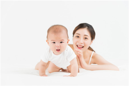 婴儿囟门闭合过早是什么原因造成的