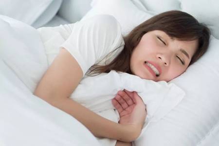 睡觉流口水是怎么回事 睡觉唾液多的六个原因伤害健康