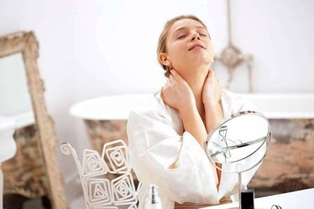 落枕了怎么快速好起来 脖子酸痛僵硬六个方法缓解