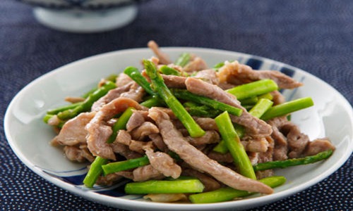 芦笋怎么做好吃又简单？这样做超级鲜嫩还低脂