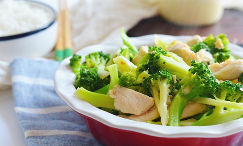 鸡胸肉怎么做好吃？营养减肥低脂的做法一学就会