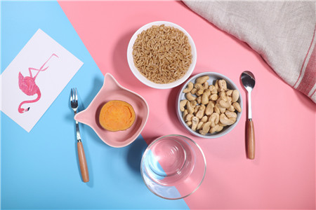 怎么让宝宝接受辅食