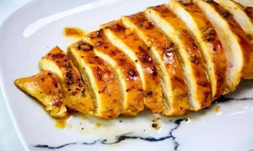 鸡胸肉怎么做好吃？三种减肥低脂做法做出美味鸡胸肉