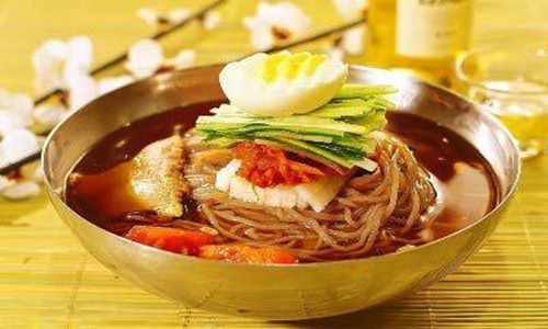 冷面的家常做法大全,教你日式韩式冷面汤的正宗调配