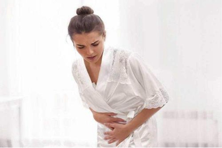 霉菌性阴炎的症状用这种药,原来霉菌最怕这类东西