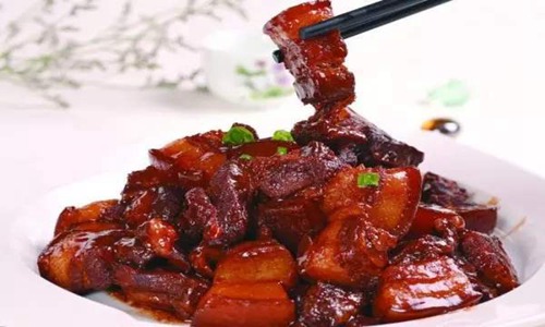红烧肉的做法,家庭版简单做法吃起来太过瘾