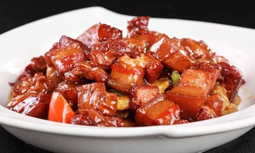 红烧肉的做法,家庭版简单做法吃起来太过瘾