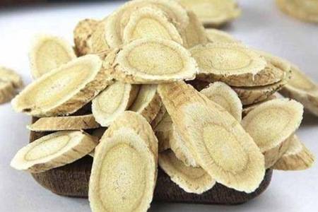 黄芪的功效与作用 黄芪枸杞泡水喝会上火吗