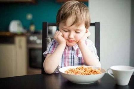 孩子食欲不振是什么原因怎么办 对症下药更容易打开孩子的胃口