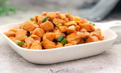 鸡胸肉怎么做好吃？不用水煮鸡胸肉这两种做法也能瘦