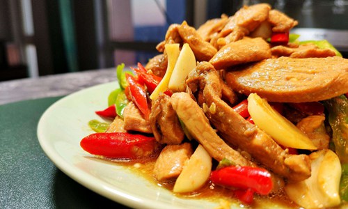 鸡胸肉怎么做好吃？不用水煮鸡胸肉这两种做法也能瘦