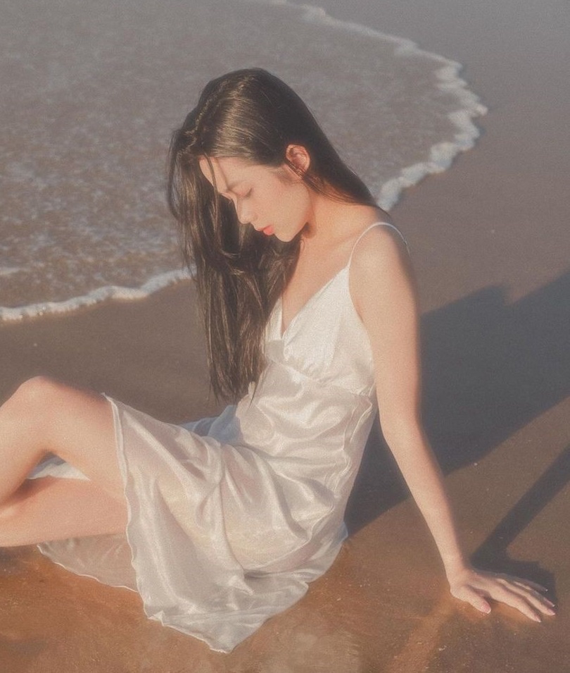 越南美少女「美乳发育好饱满」,镜头前的「诱惑姿势」展现坏坏一面!