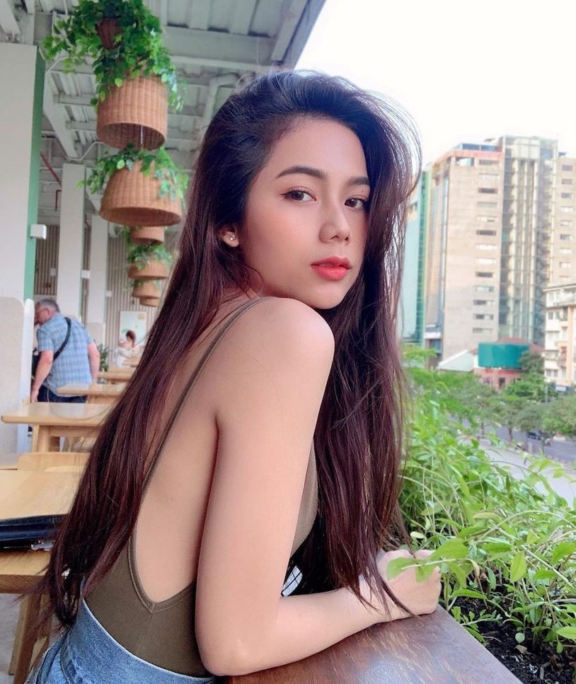 越南美少女「美乳发育好饱满」,镜头前的「诱惑姿势」展现坏坏一面!