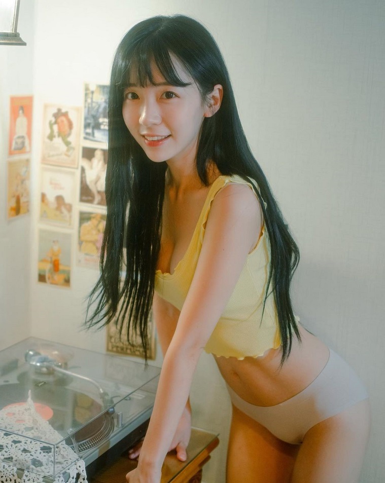 初恋系女神「쏘블리」可爱脸蛋飘散仙气 亲切随和「爽朗笑容」甜到让人蛀牙