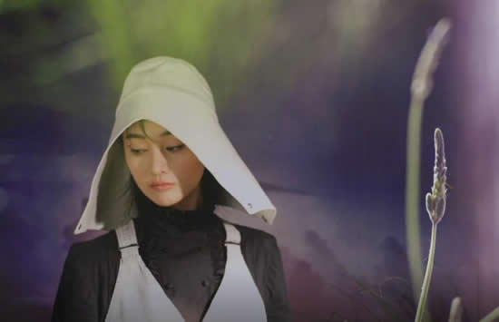 郑爽毕业之后,开始接拍很多经典的影视作品,例如《太平公主秘史》、《童话二分之一》、《胜女的时代》、《相爱穿梭千年》、《寂寞空庭春欲晚》、《夏至未至》、《微微一笑很倾城》、《绝密者》、《青春斗》等等,同时也参加了不少热门的综艺,例如《花儿与少年第二季》、《演员的诞生》、《这!就是铁甲》、《女儿们的恋爱第二季》等等。