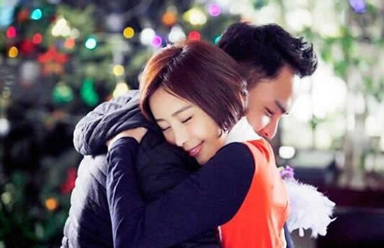 在结束了运动员生涯之后,张曦文振作起来考上了中央戏剧学院的表演系。在2000年的时候,主演电视剧《一路上有你》,在里面饰演王梓钰的角色,这是她的第一部剧,之后再在《候车室的故事》、《浪漫的事》《大槐树》《红海棠》等等影视作品当中有扮演。