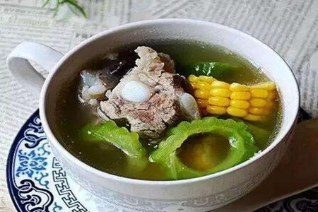 排骨汤怎么炖最好喝？排骨汤的做法大全清炖