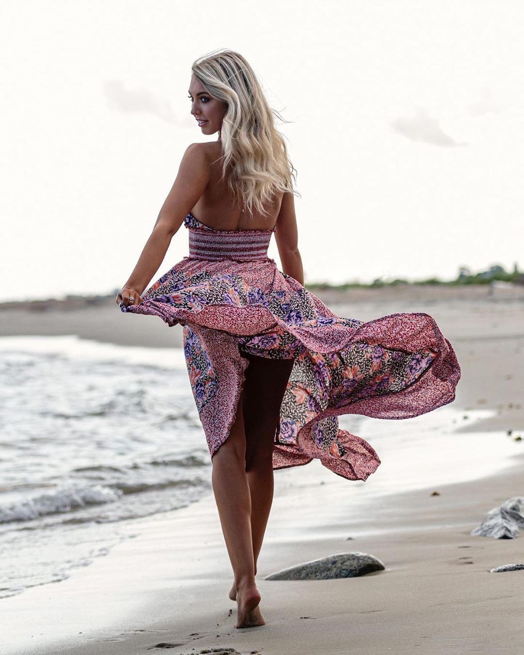 全能型正妹!「法律系系花」有脑袋也有身材…足球赛场全力应援成焦点