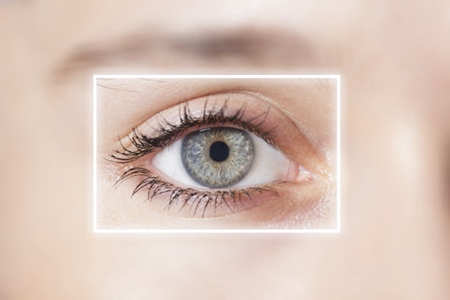 白内障是怎么引起的?三个引发白内障产生的原因及症状