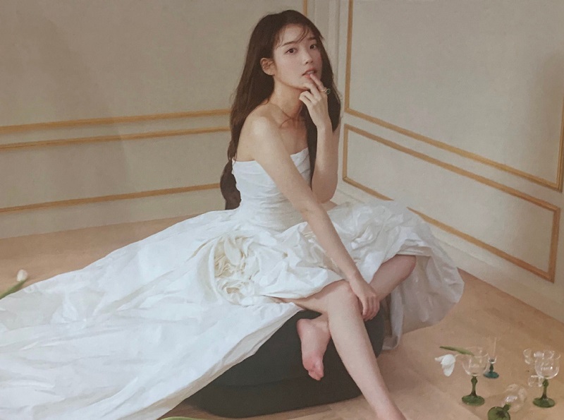 李知恩长裙性感写真图片