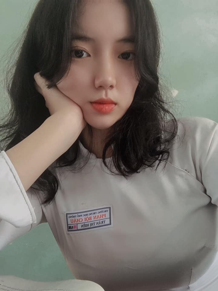 就连穿上传统服饰「奥黛」都美到不行~