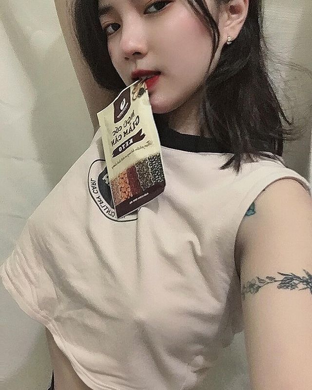 《Trần Hiền》私服略显成熟,身上也有明显的刺青~