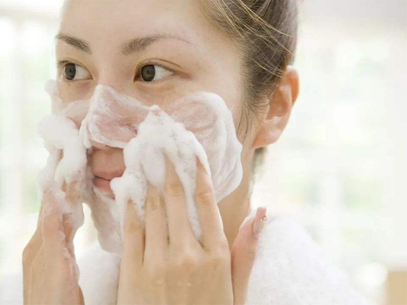 为什么生完孩子更容易显老？坐月子哪些细节不注意,会未老先衰？