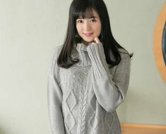 毛衣女是谁及资料,铃原爱蜜莉32分钟灰毛衣清纯脱俗