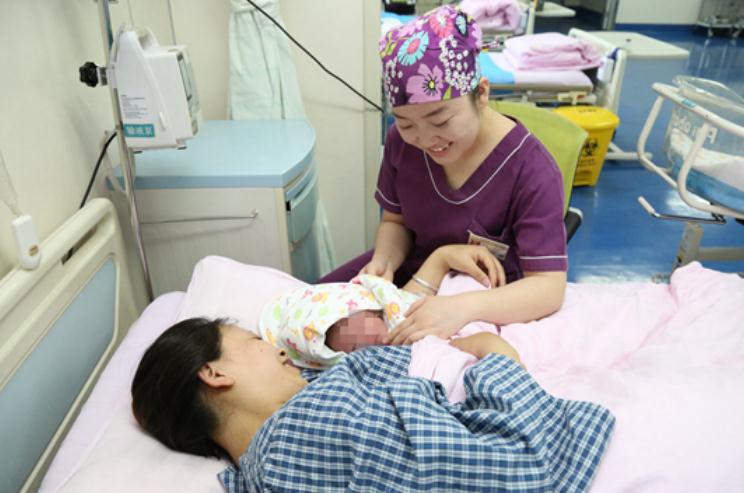 ＂10个产妇9个腰疼＂,产后为什么会腰疼？年轻妈妈一样会中招