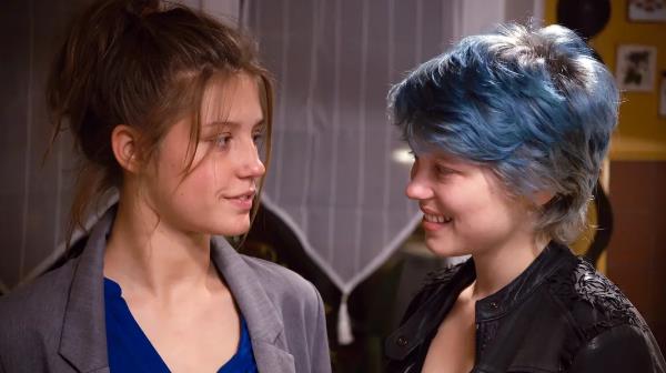 这是一部同性恋题材的电影,影片中的同性题材其实并非最重要的,更重要的是一些感情上的真实感。