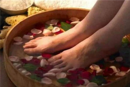 女人在经期可以泡脚吗