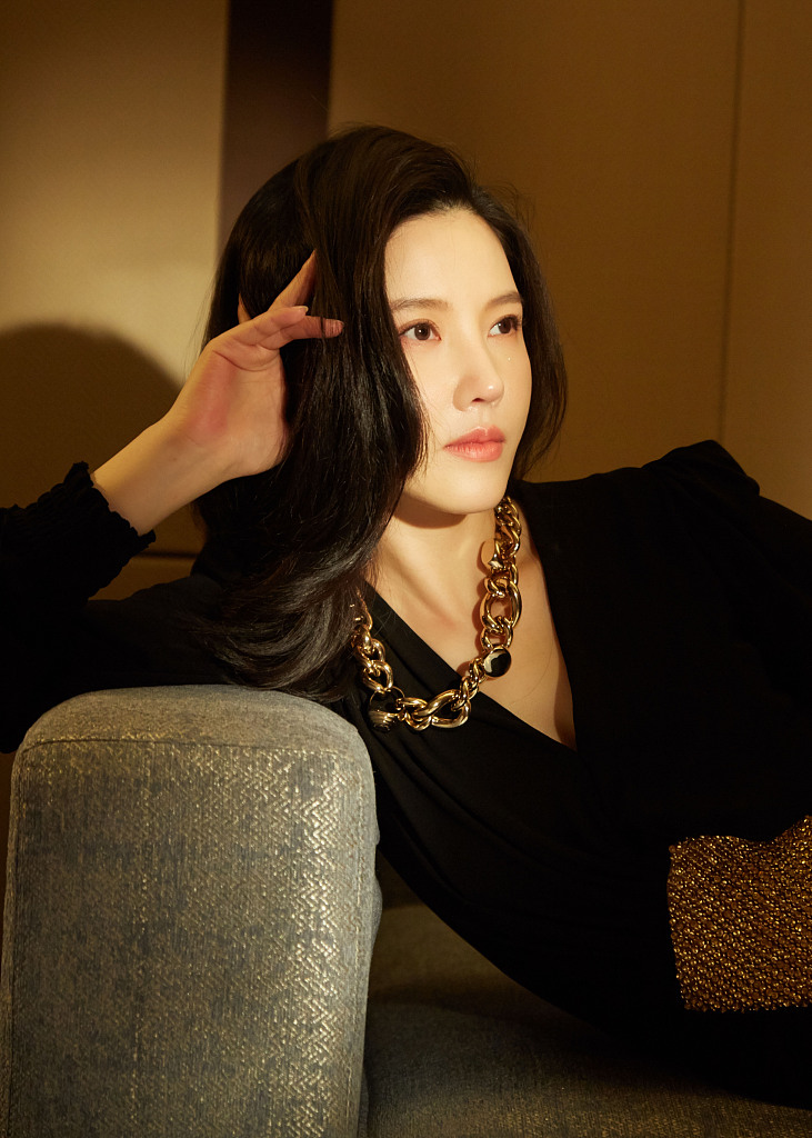 双面娇娃！杨子姗绝美写真甜美帅气全Hold住