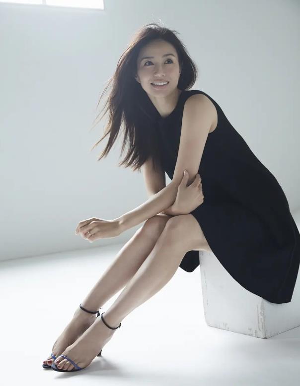 治愈系美女,给人一种温柔亲切感。她的眼睛以及身材最为吸引人,刚踏入演艺圈就带来不错的成绩,代表作《半泽直树2》等。