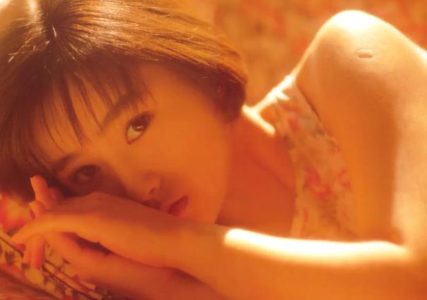 复出后挑战自己,拍了裸露镜头,如《空蝉的森林》。不管是单纯可爱风,还是性感魅力风,酒井法子的风格一直深受观众的喜爱。