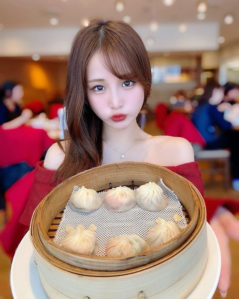 爱吃鼎泰丰的「美腿樱花妹」,「白皙嫩腿」让整间店都惊艳!