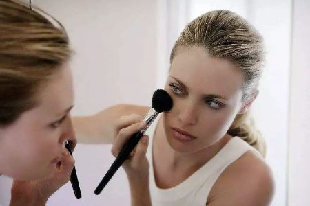 哺乳期能化妆吗