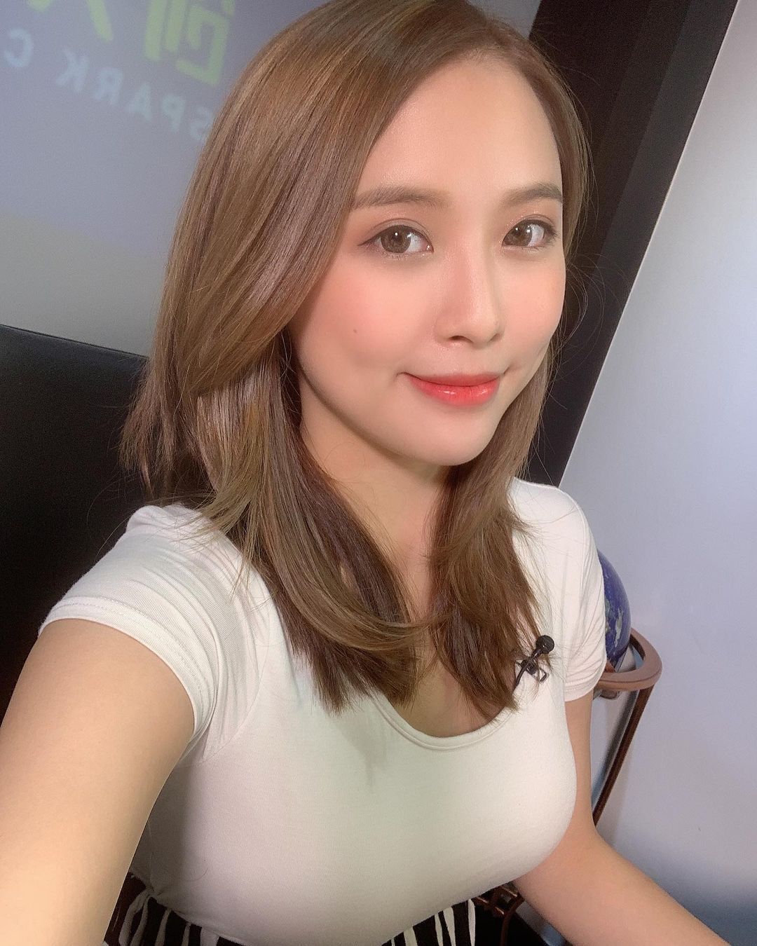 高颜值「超甜美正妹」傲人视角让人难以抵抗!