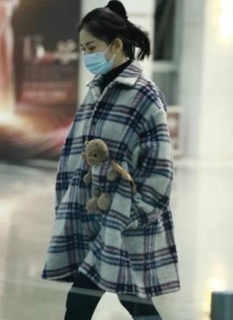谢娜推掉工作安心养胎,网友猜测进入孕晚期,高龄产妇待产注意啥