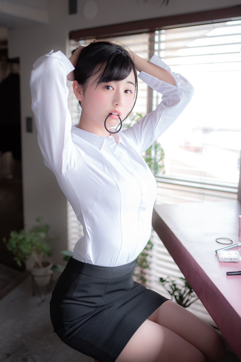 如此可爱又美丽又认真的女孩子,不好好支持一下还真的说不过去呢~