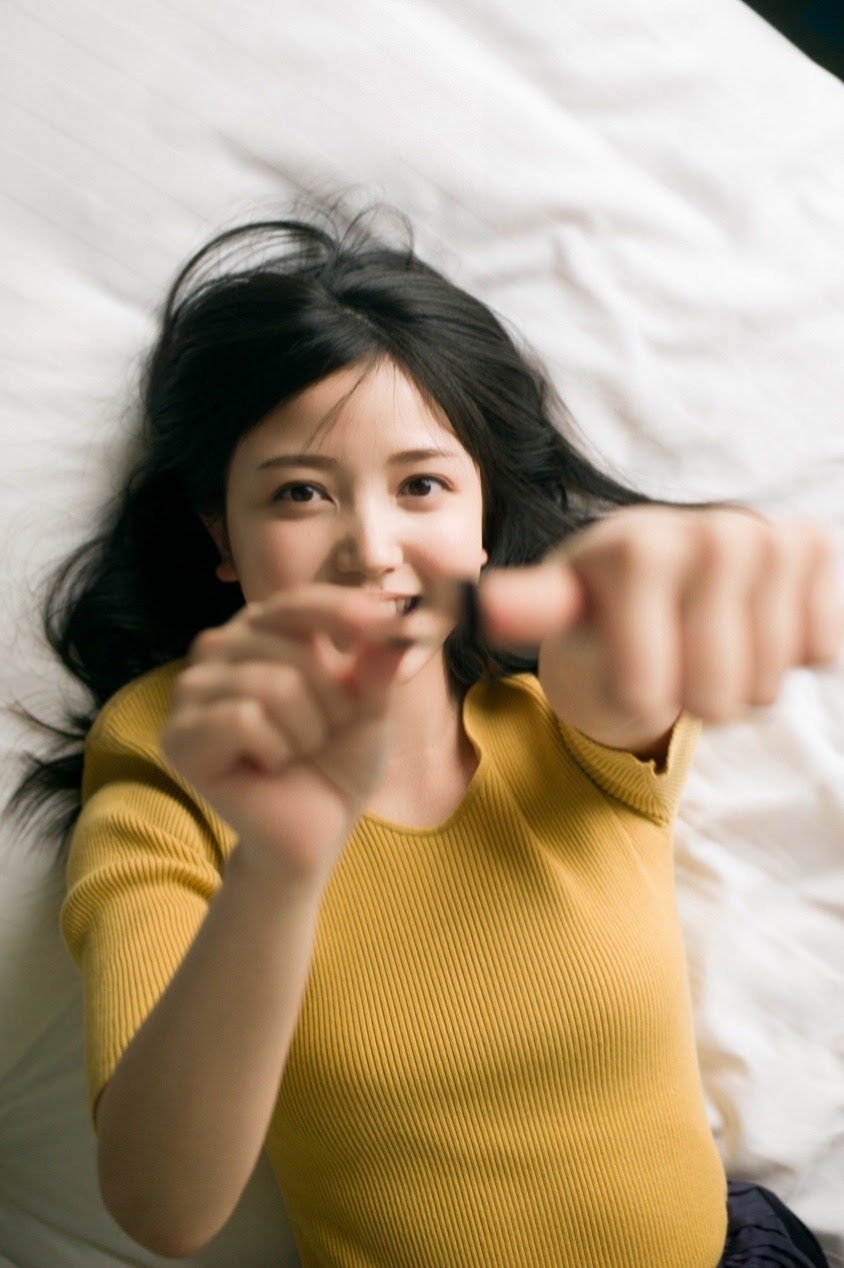 在加入乃木坂46之前,就已经对乃木坂46感兴趣的久保史绪里,在加入成为乃木坂46正式成员后,更是多次表现出自己喜欢乃木坂46的一面,就连受访时她都不只一次表示,「希望未来能成为乃木坂46不可或缺的一员。」如此正能量的可爱少女,真的很讨人喜欢呢~