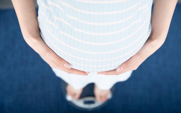 章子怡官宣怀二胎,孕30周体重116斤：孕妈控制体重好处多多