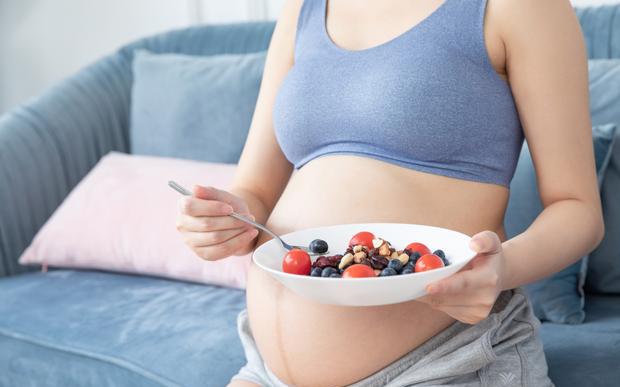 章子怡官宣怀二胎,孕30周体重116斤：孕妈控制体重好处多多